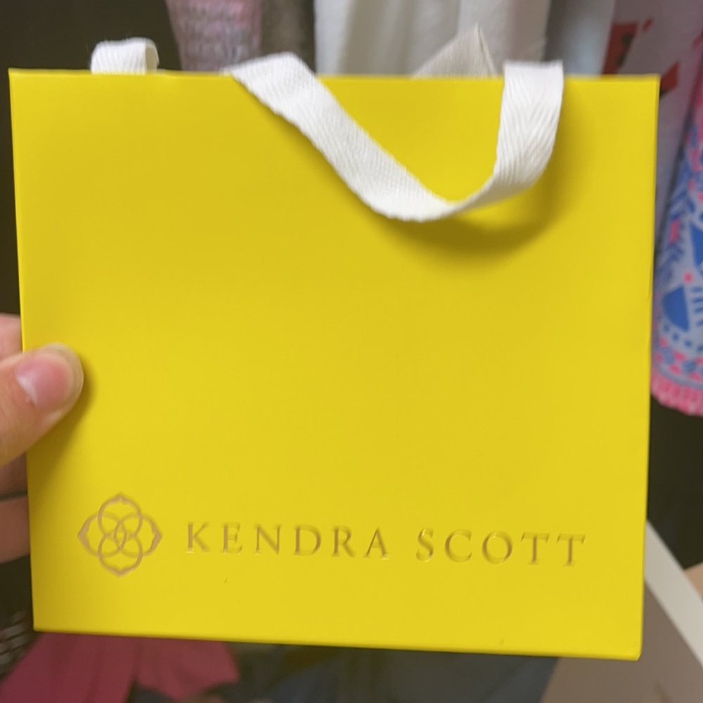 Kendra Scott bundle! - Picture 2 of 5